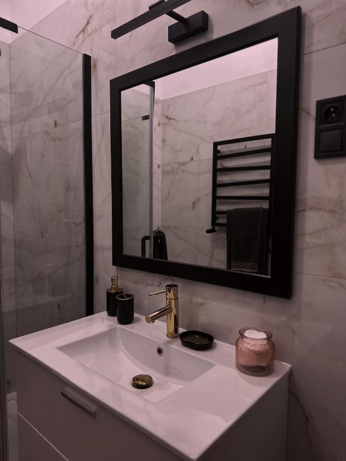 Апартаменти Loft Przy Placu Niepodleglosci Єленя-Ґура Екстер'єр фото