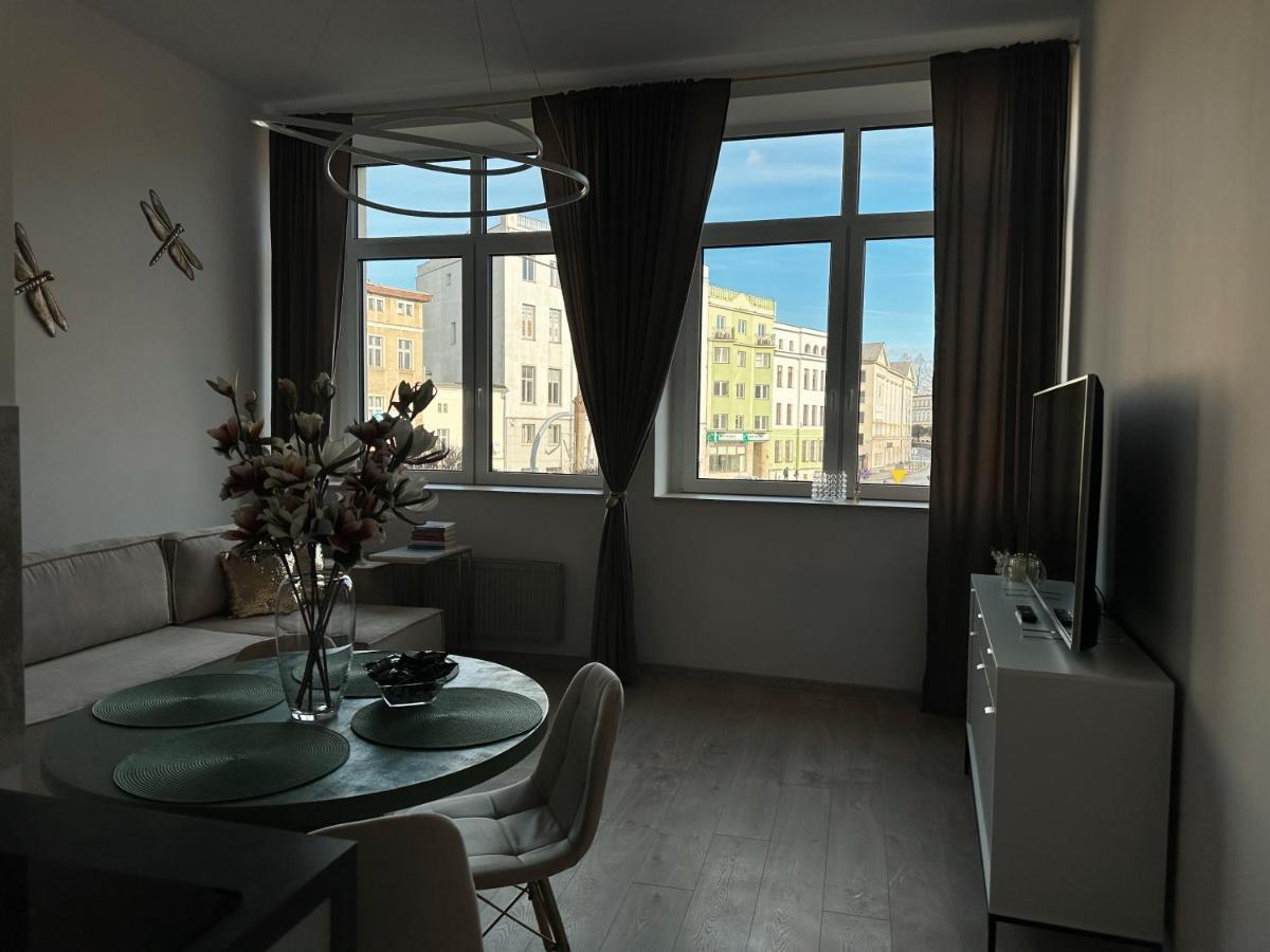 Апартаменти Loft Przy Placu Niepodleglosci Єленя-Ґура Екстер'єр фото